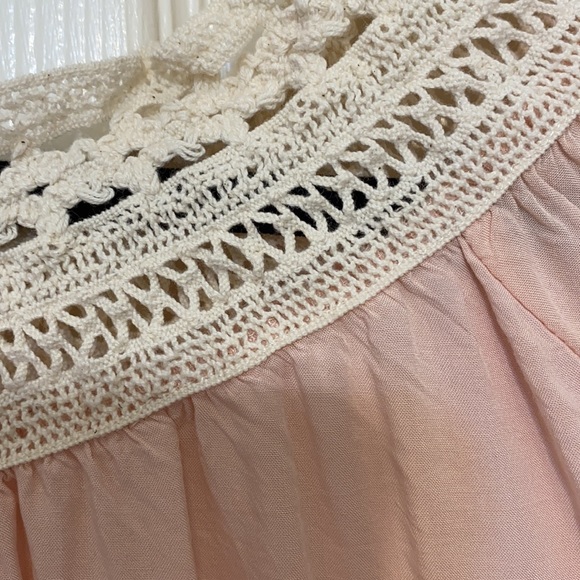 Pink and lace blouse - Picture 2 of 3